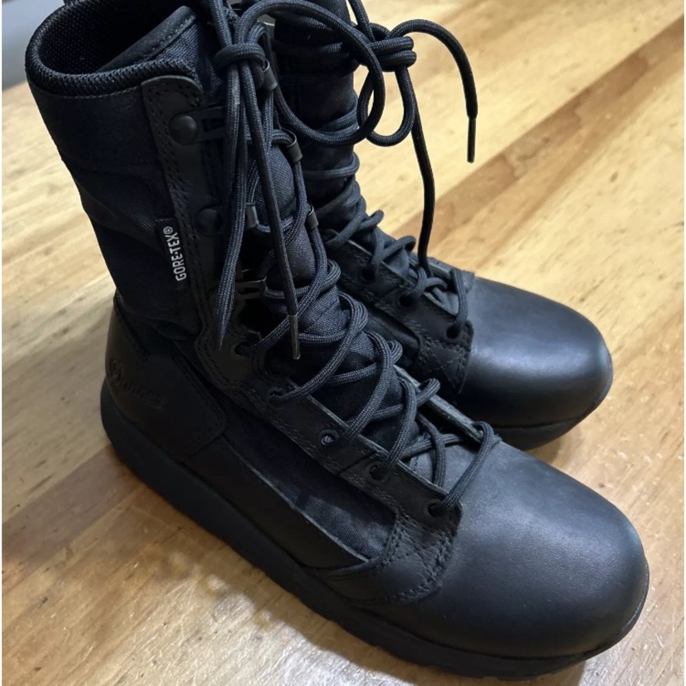 SOLD - Danner Tachyon GORE-TEX Tactical Duty Boots - Picture 2 of 10